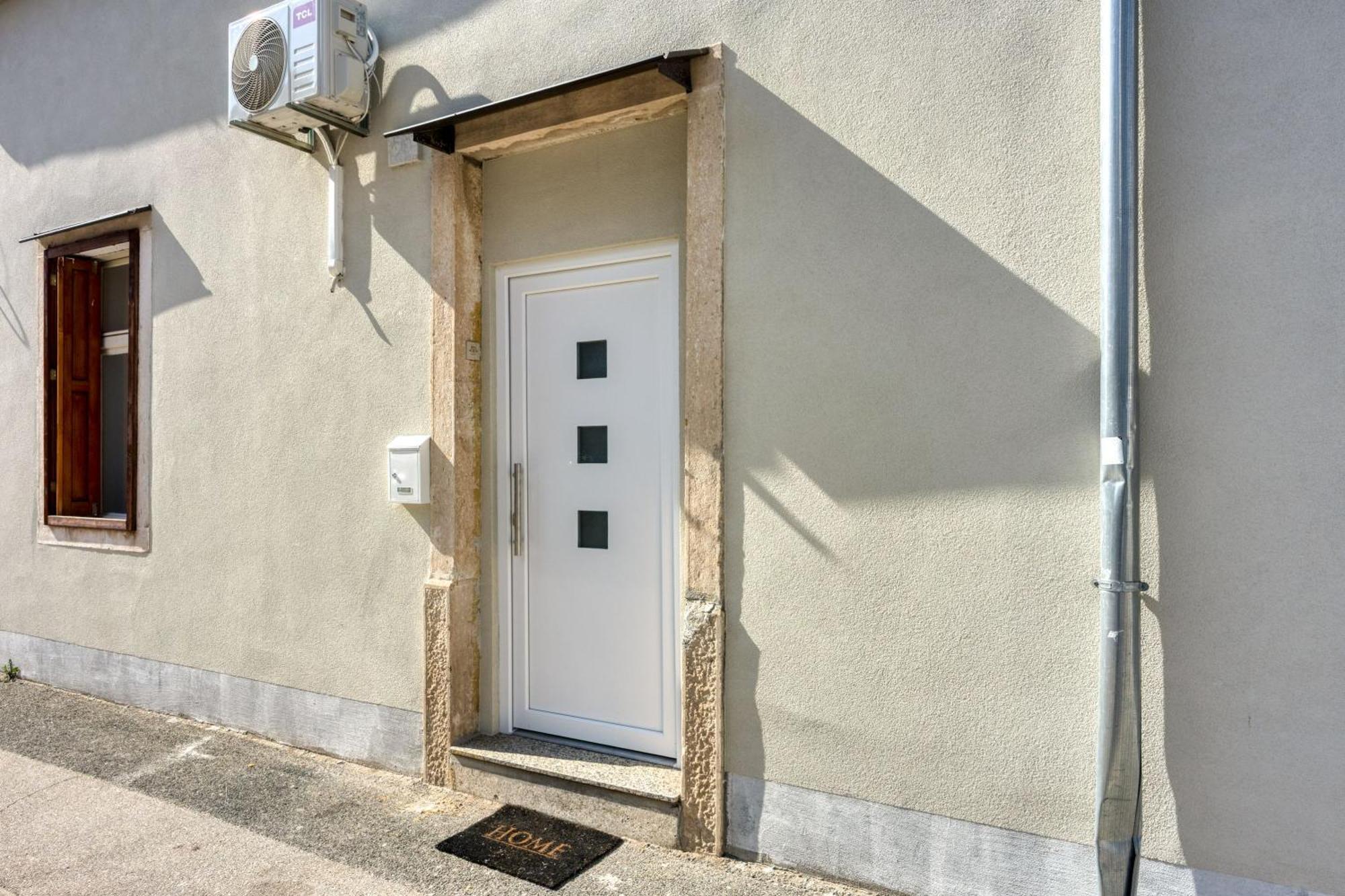Lovely Townhouse - Happy Apartment Pula